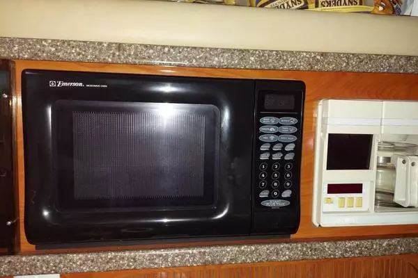 2004 Rinker 34