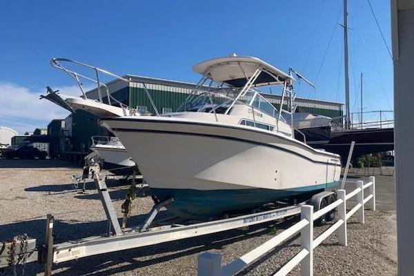 26ft Grady White Yacht For Sale