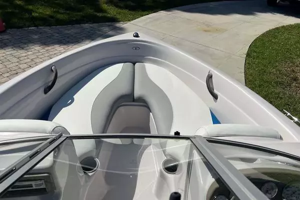 Photo of the 2005 Tahoe T18 Ski Boat
