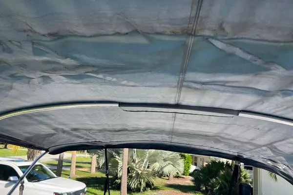 Photo of the 2005 Tahoe T18 Ski Boat