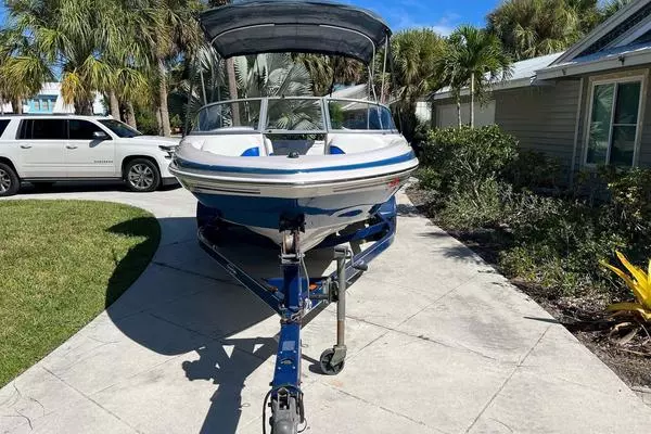 Photo of the 2005 Tahoe T18 Ski Boat