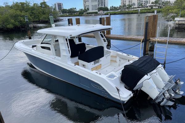 35ft Boston Whaler Yacht For Sale