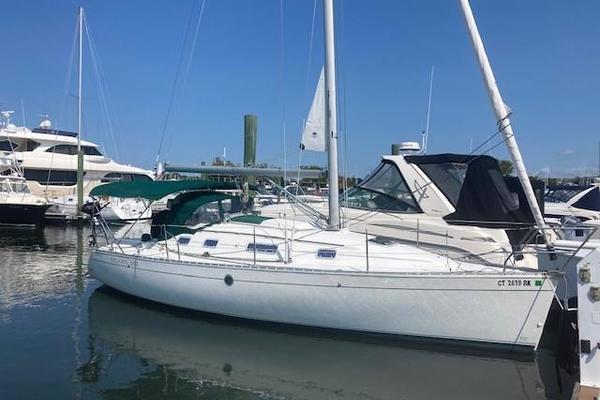 Cognac 30ft Beneteau Yacht For Sale