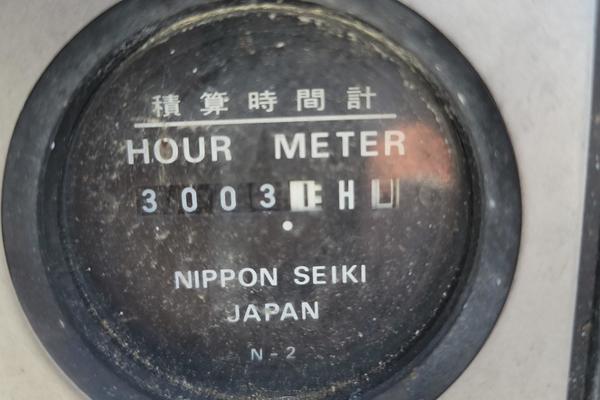 Engine hour meter (cockpit).