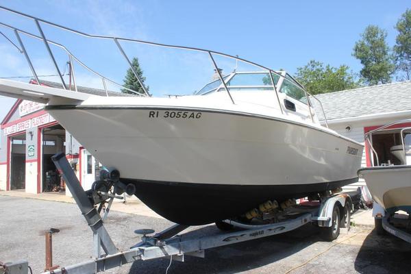 26 ft Pursuit 1986 2600 Tiara Greenport New York United States $25000 26 ft Pursuit 1986 2600 Tiara Greenport New York United States $25000