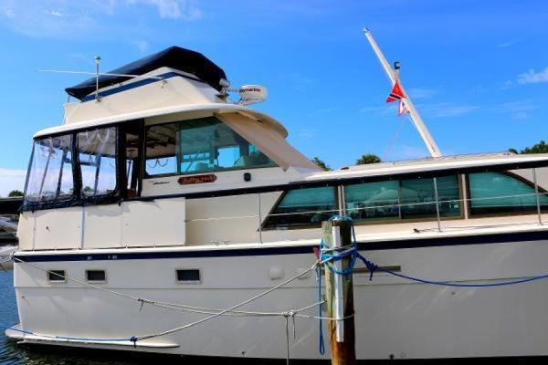 43ft Hatteras Yacht For Sale