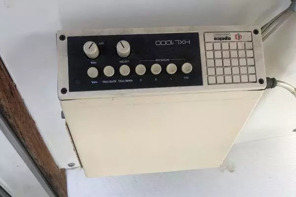 Photo of the 1986 Cruisers Esprit 3370