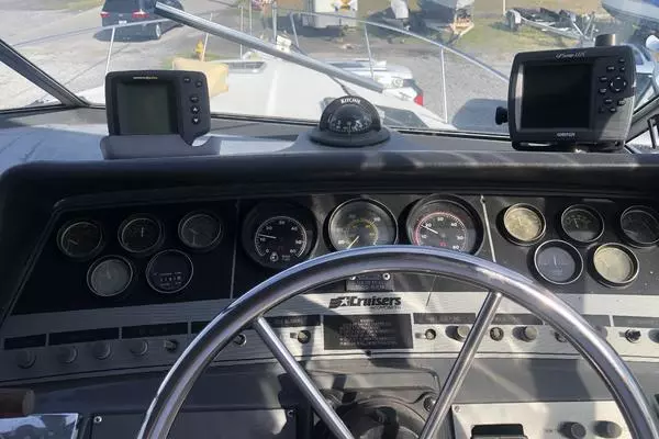 Photo of the 1986 Cruisers Esprit 3370