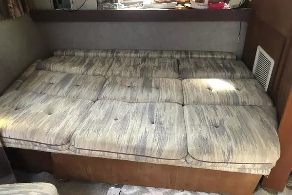 Photo of the 1986 Cruisers Esprit 3370