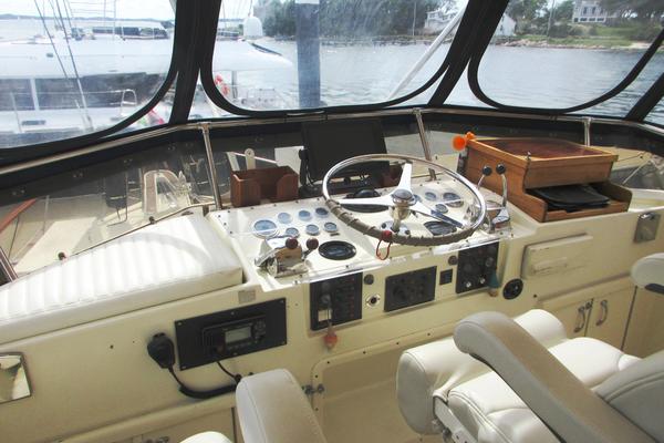 NEPTUNE S RIDE 43ft Hatteras Yacht For Sale