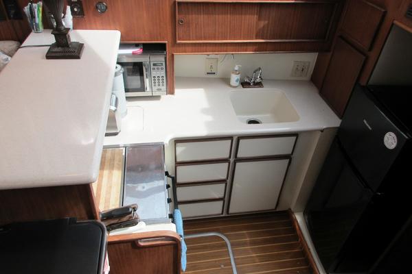 NEPTUNE S RIDE 43ft Hatteras Yacht For Sale