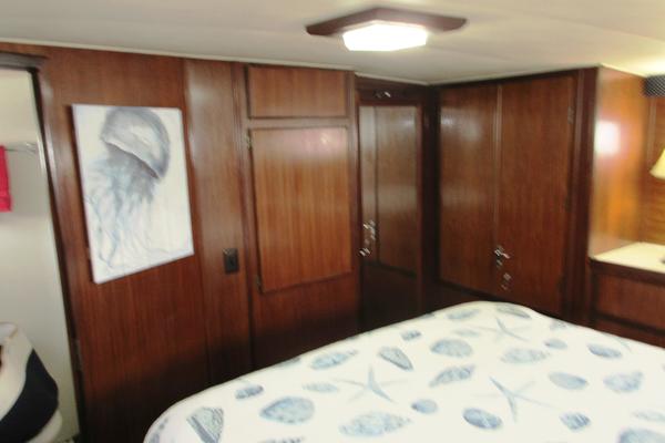 NEPTUNE S RIDE 43ft Hatteras Yacht For Sale