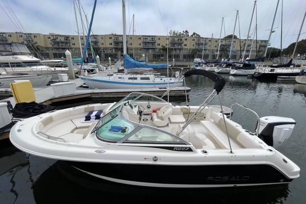 22 ft Robalo 2017 Dual Console Marina del Rey California United States $59000 22 ft Robalo 2017 Dual Console Marina del Rey California United States $59000