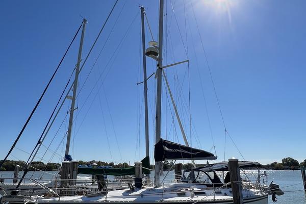 Mystic  40ft Hunter Yacht For Sale