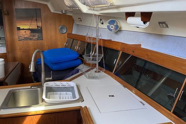 Mystic  40ft Hunter Yacht For Sale