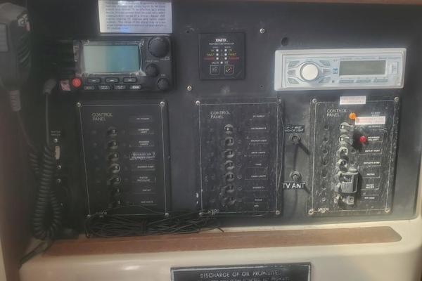 JOLI SPOT 34ft Gemini Yacht For Sale JOLI SPOT 34ft Gemini Yacht For Sale