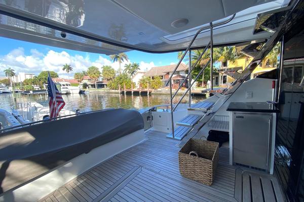 Serene 65ft Sea Ray Yacht For Sale