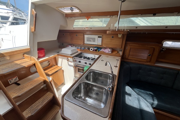 Gypsy Wagon 36ft Catalina Yacht For Sale