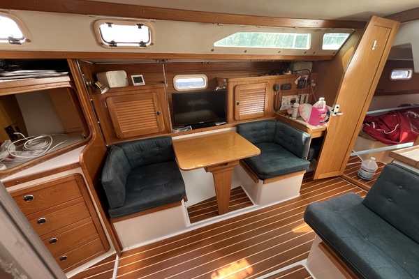 Gypsy Wagon 36ft Catalina Yacht For Sale