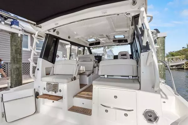 Lobo Del Mar II 40ft Boston Whaler Yacht For Sale