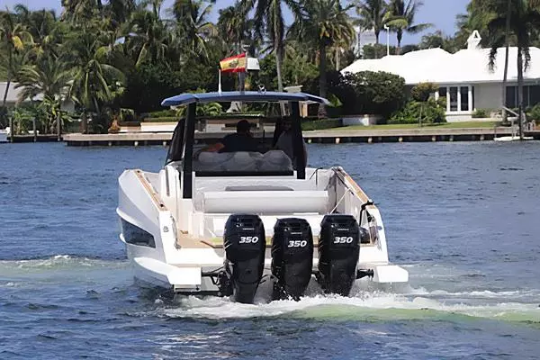 Photo of the 2023 Astondoa 377 Coupe Outboard