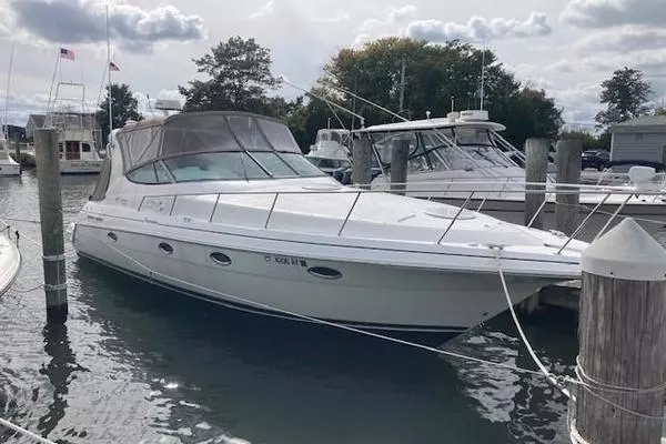 33ft Cruisers Yacht For Sale