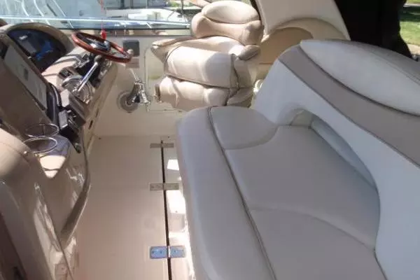 Photo of the 1999 Sea Ray Express Cruiser "HAVIN FUN"