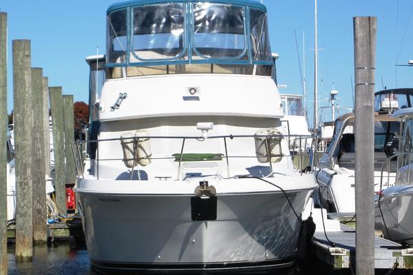 SERENITY 40ft Carver Yacht For Sale