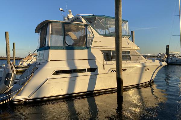 SERENITY 40ft Carver Yacht For Sale