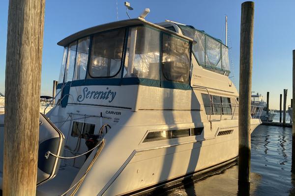 SERENITY 40ft Carver Yacht For Sale