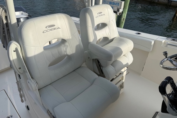 30ft Cobia Yacht For Sale