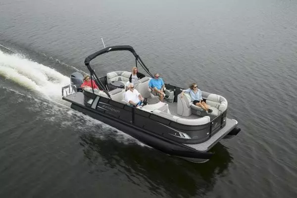 Photo of the 2023 Starcraft EXS 3