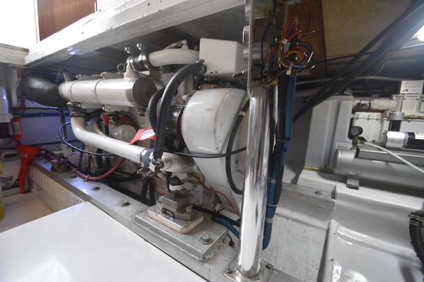 1969 Hatteras 34 (80)