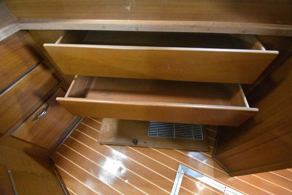 1969 Hatteras 34 (43)