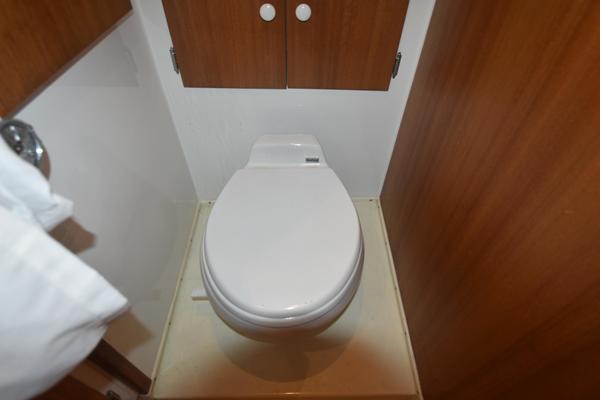 1969 Hatteras 34 (48)