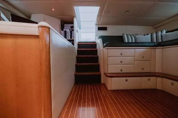 Photo of the 1995 Broward Raised Pilothouse
