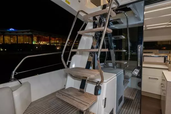 Prestige 520 FLY Yacht For Sale