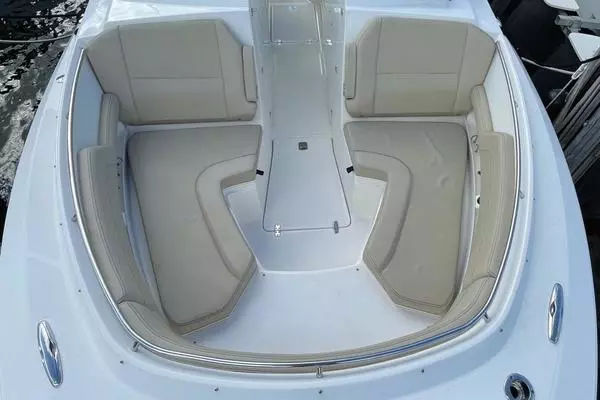 Pursuit 325 DC Yacht For Sale