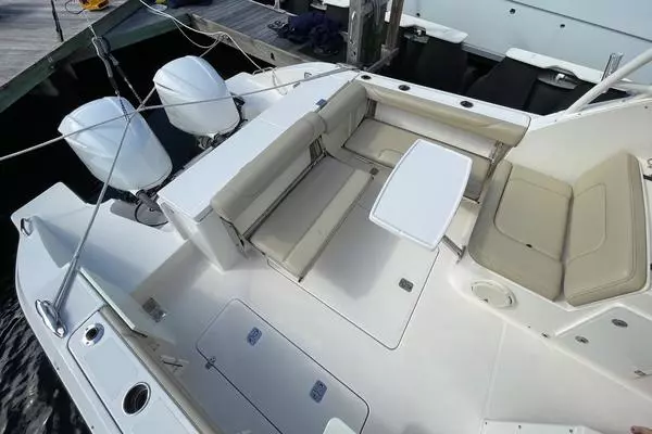 Pursuit 325 DC Yacht For Sale