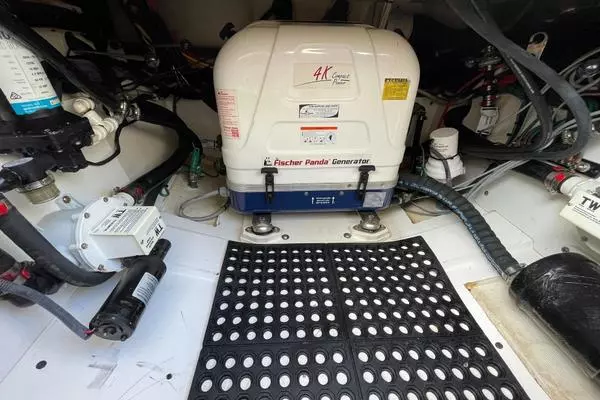 Pursuit 325 DC Yacht For Sale