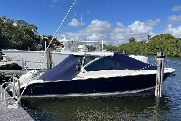 Pursuit 325 DC Yacht For Sale