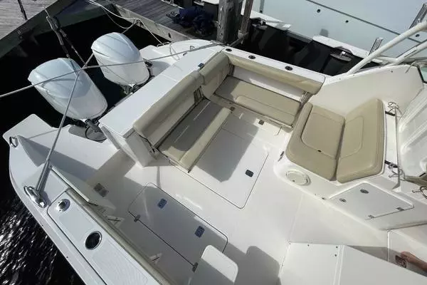 Pursuit 325 DC Yacht For Sale