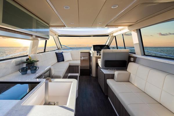 Regal 38XO Yacht For Sale