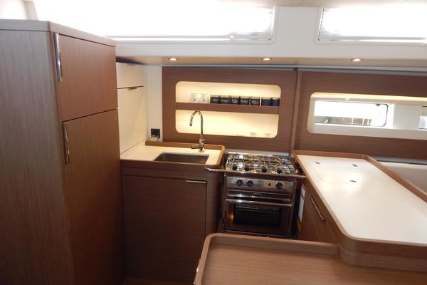 Leonilda 54ft Beneteau Yacht For Sale