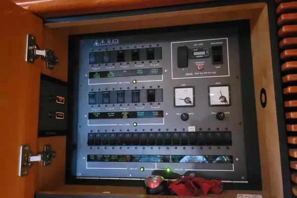 Photo of the 1999 Sunseeker Predator 58 "Burn N Daylight"