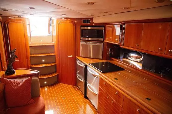 Photo of the 1999 Sunseeker Predator 58 "Burn N Daylight"