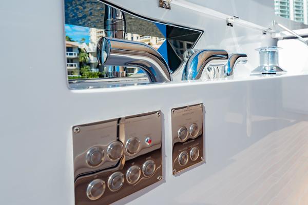 Beso 86ft Ferretti Yachts Yacht For Sale