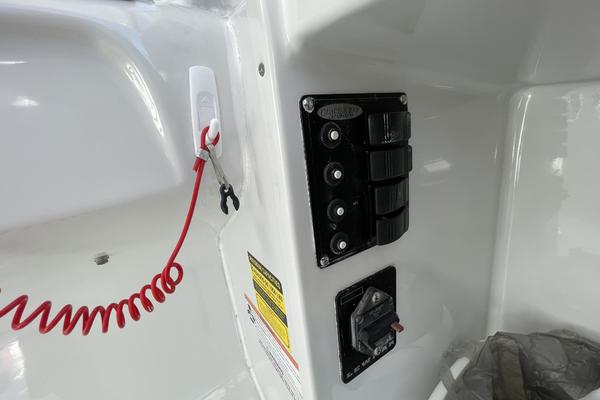 26ft Glacier Bay Yacht For Sale