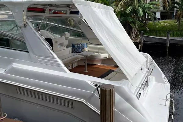 Photo of the 1991 Sea Ray 500 Sundancer "DEEP BLUE"