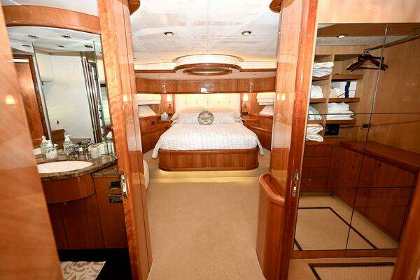 2005 Sunseeker 82